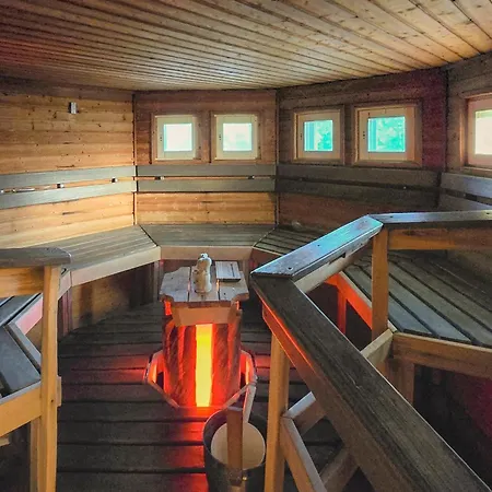 Ukkis & Safaris Hotell