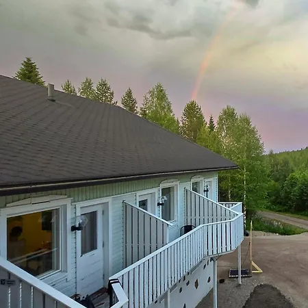 מלון Ukkis & Safaris 3*